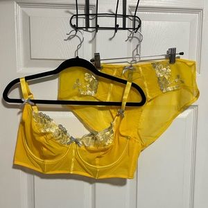 Adore me Bra and Panty Set